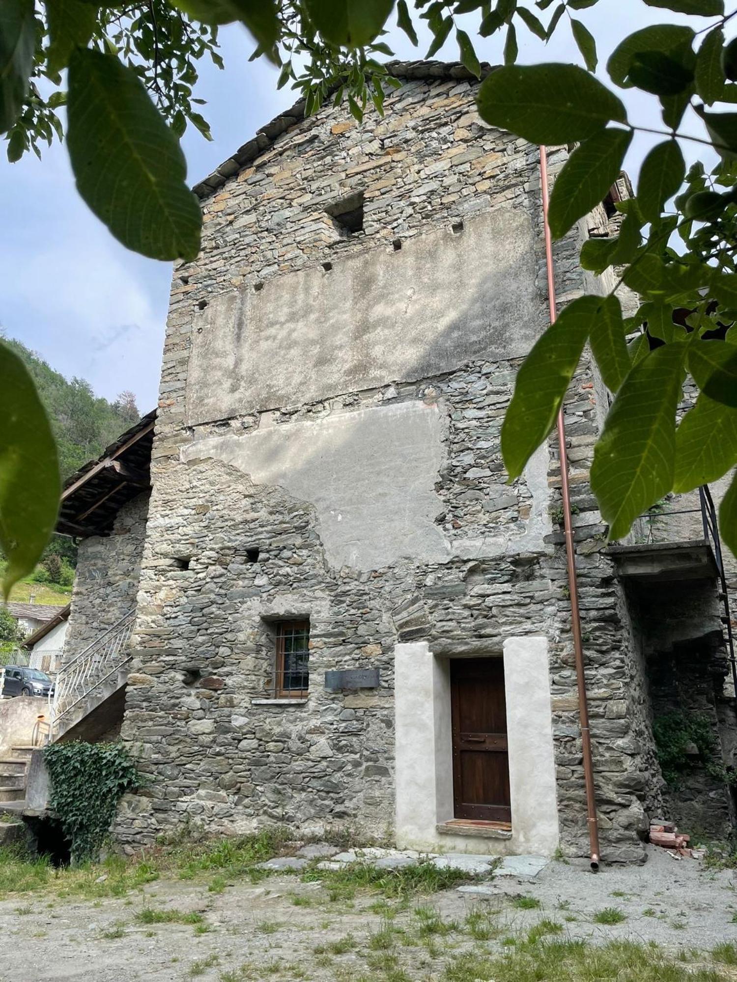 La Torre Colombaia - Monumento Del 1400 Lägenhet Arnad Exteriör bild